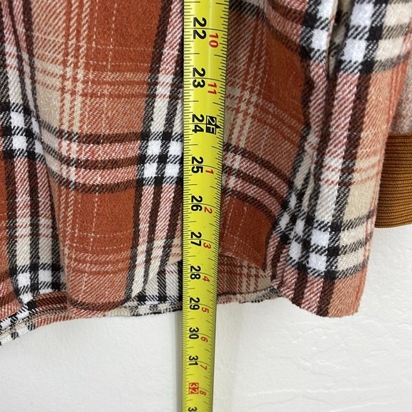 Women’s Flannel Long Sleeve Plaid Color Block Patchwork Shirt Jacket with Pocket - Picture 6 of 8